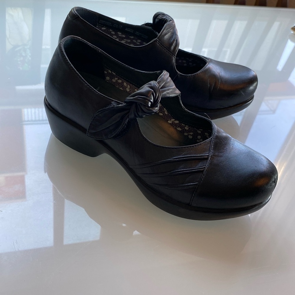 Black, like new dansko Mary Jane clog with 1.5” heal
